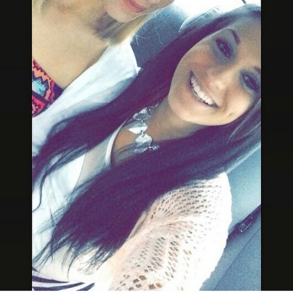 Meet your Posher, Nicole - Picture 1 of 1